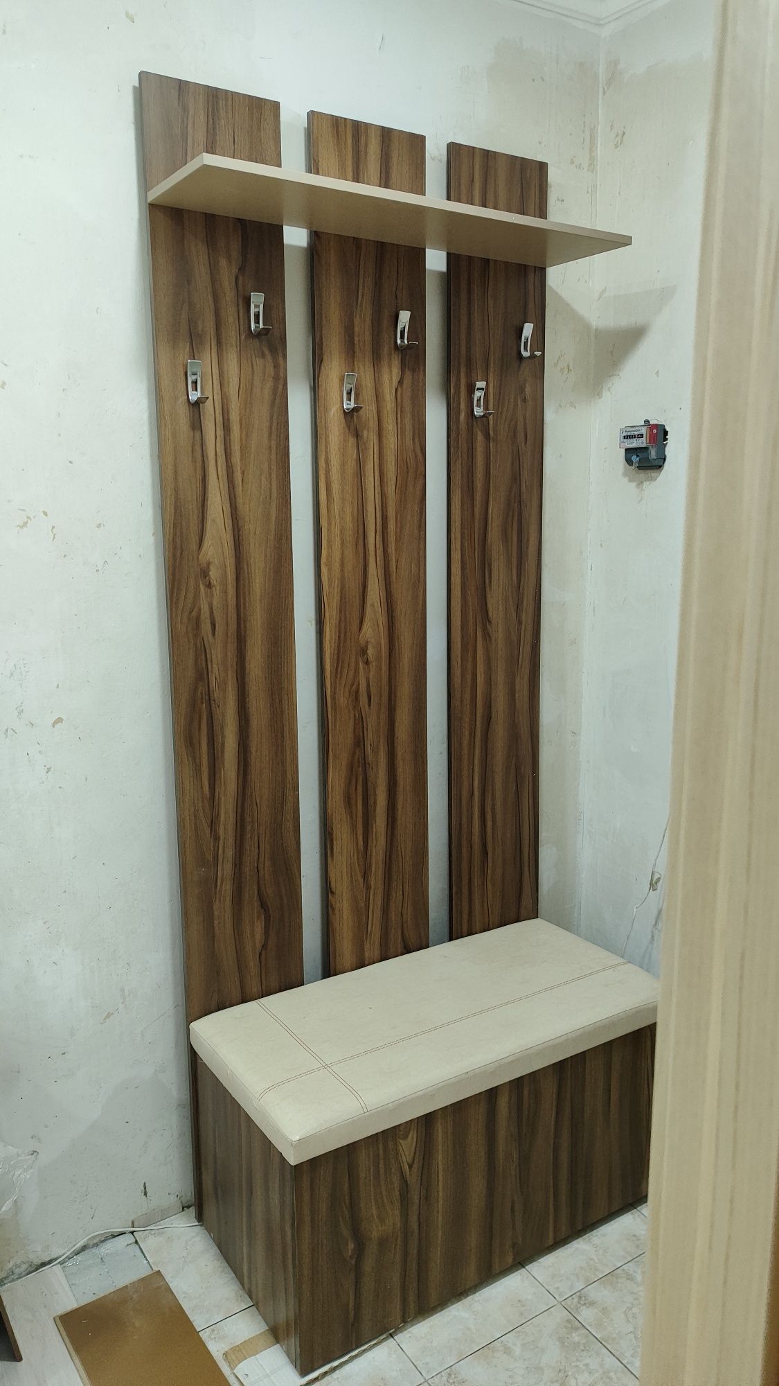 Продам прихожку с коробом