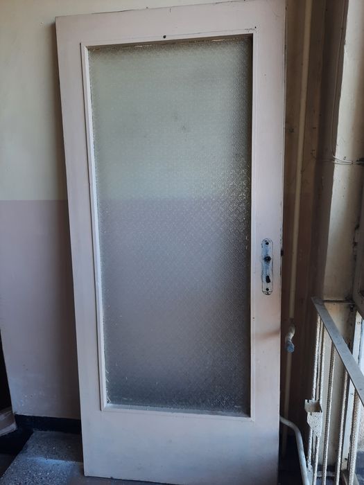 Крило на врата от хол.