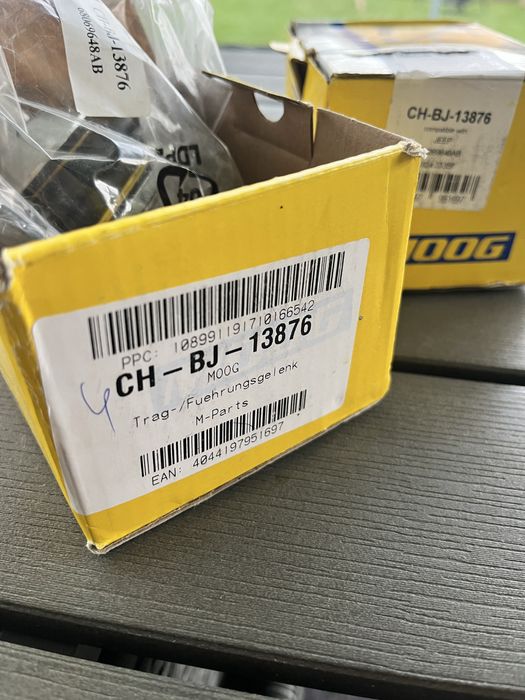 Комплект шарнири Moog ch-bj-13876 за  Grand Cherokee WK2 2015
