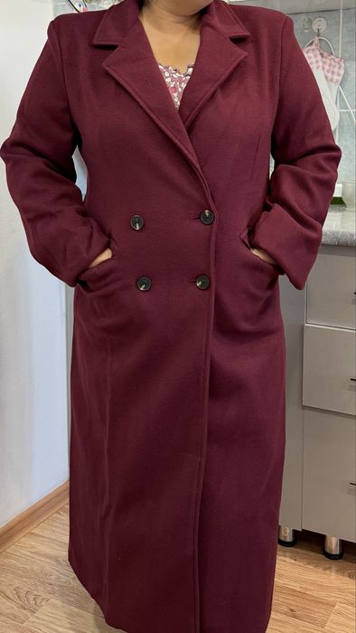 Продам пальто новое