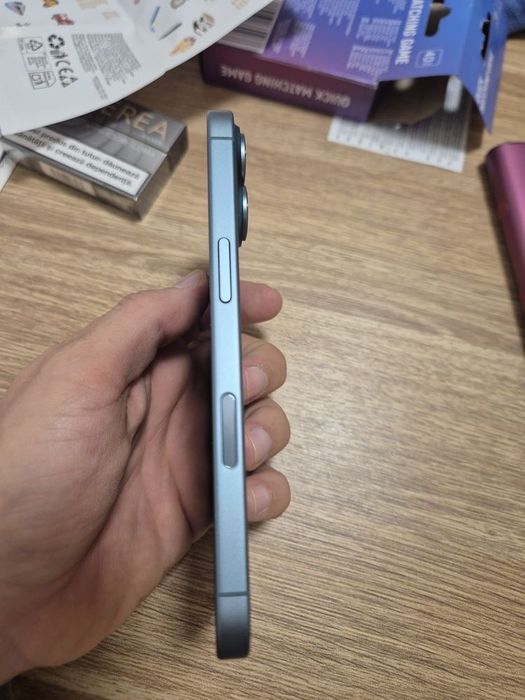 iPhone 16 Teal in garantie