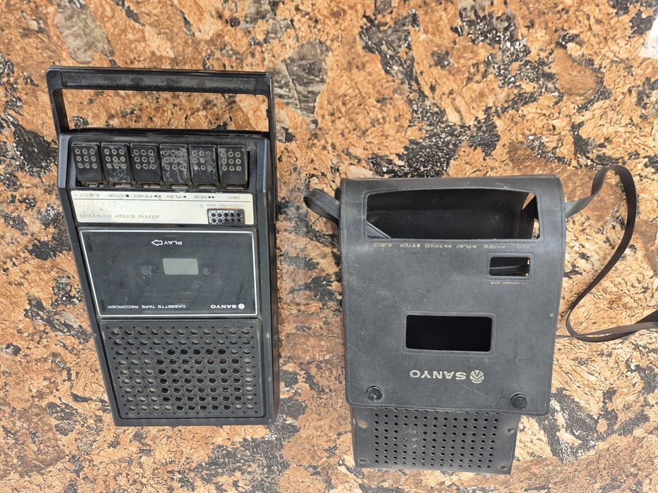 Casetofon player deck marca Sanyo model M2541 made in Sanyo Electric
