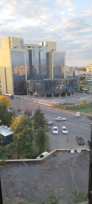 Închiriez apartament 3 camere Mc-Donalds, centru