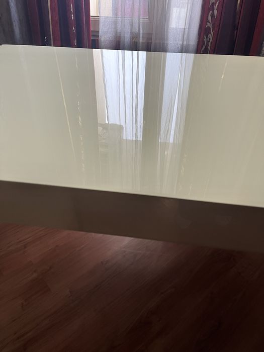 Продавам трапезна маса използвана