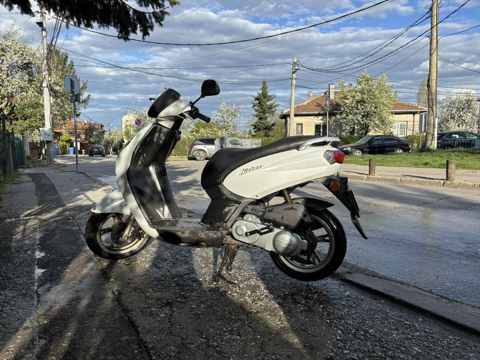 Peugeot kisbee 4t 50cc с документи