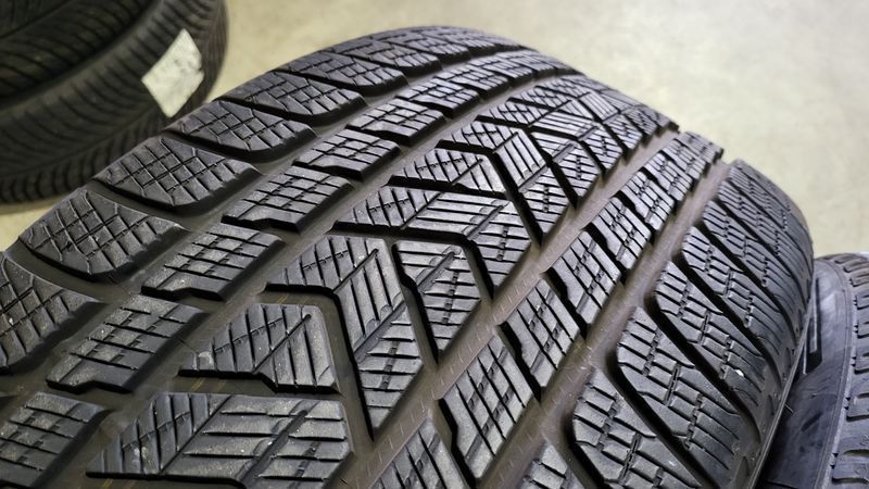 275/45/21.PIRELLI 4бр