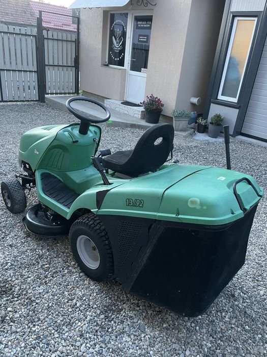 Tarcturas Tuns Gazon Hydrostatic 13HP John Deere Sabre 1336HR