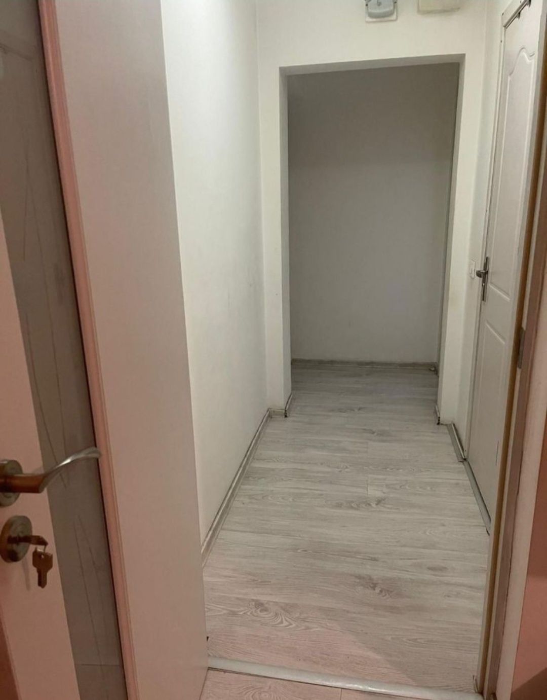 Inchiziriez apartament 3 camere Valea Rosie