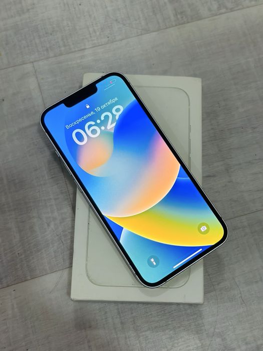 Продам Iphone 13