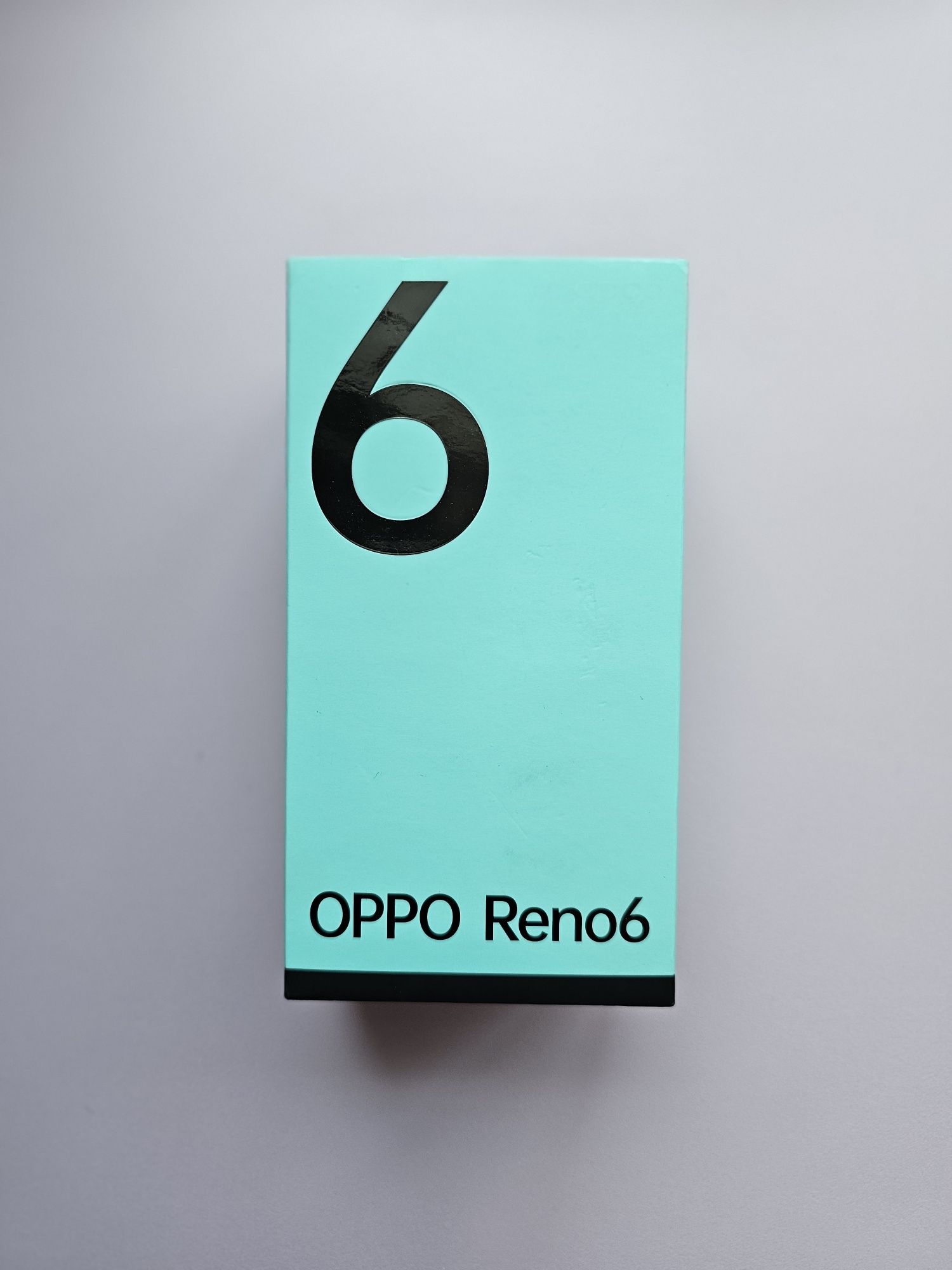 Телефон OPPO Reno 6