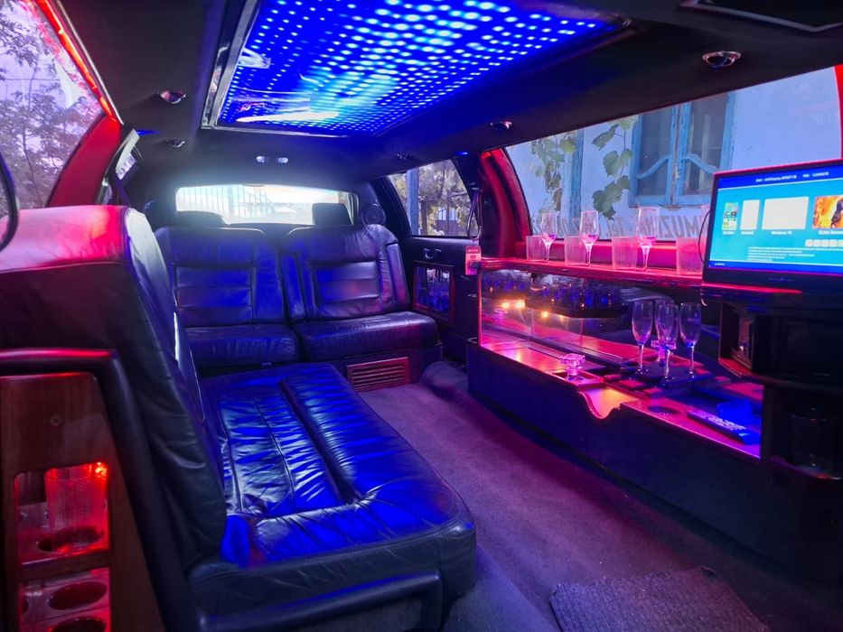 Lincoln Town Car Limuzina Pret fix