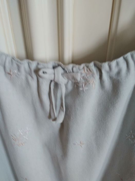 Costum in, și rochie brodata in.