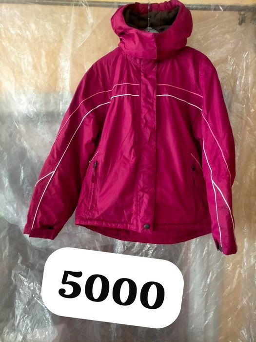 Продам куртки зима на девочку