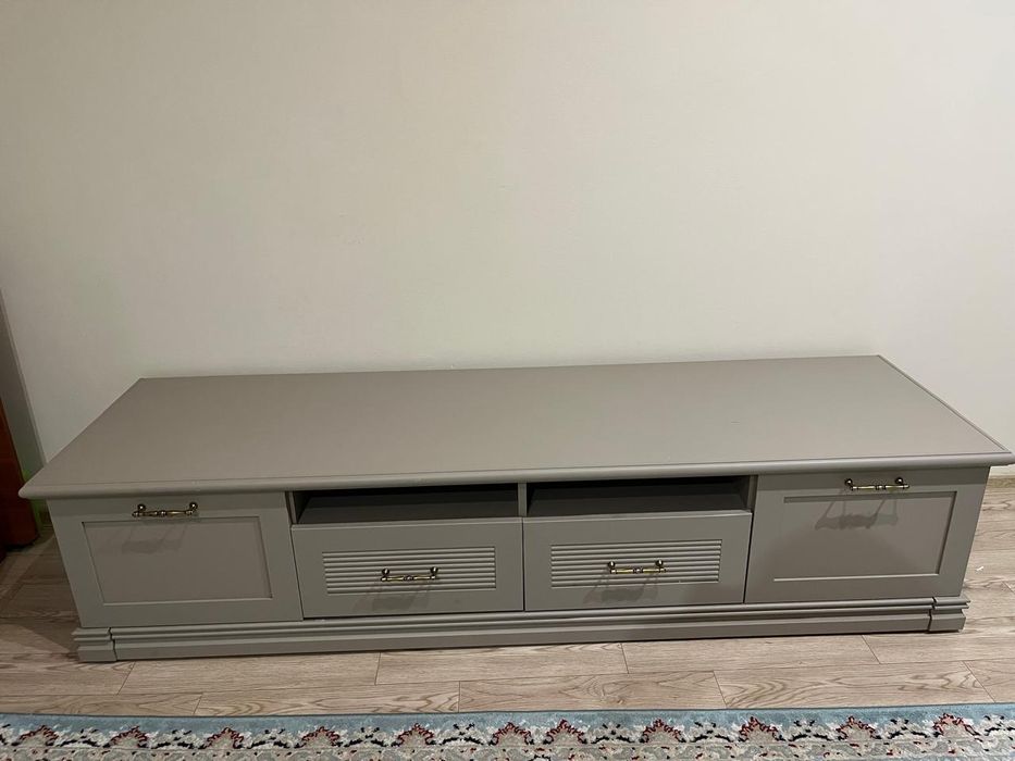 Продам тумбу под телевизор