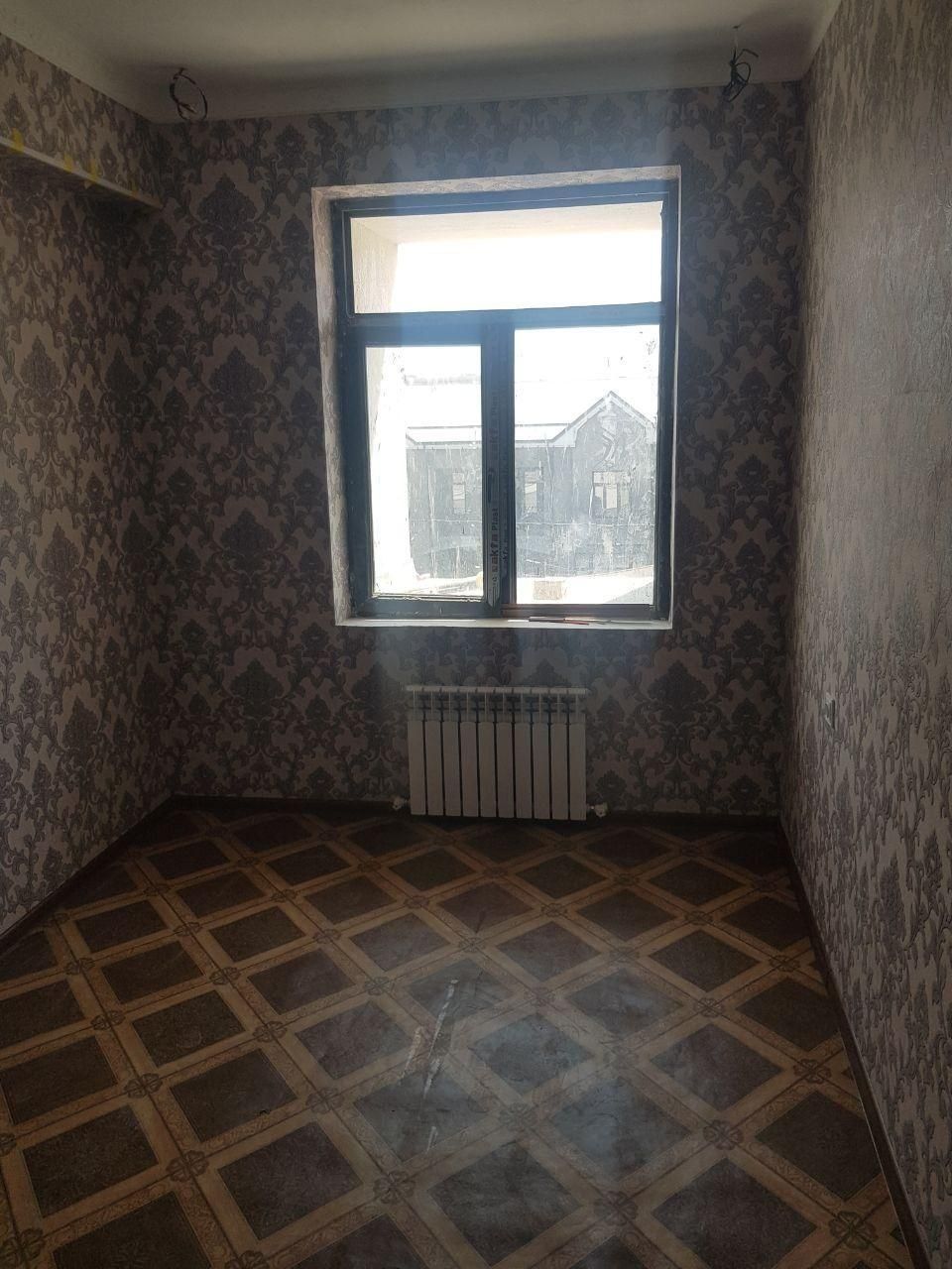 Xonabodda 2 xonali uy sotiladi maklersiz