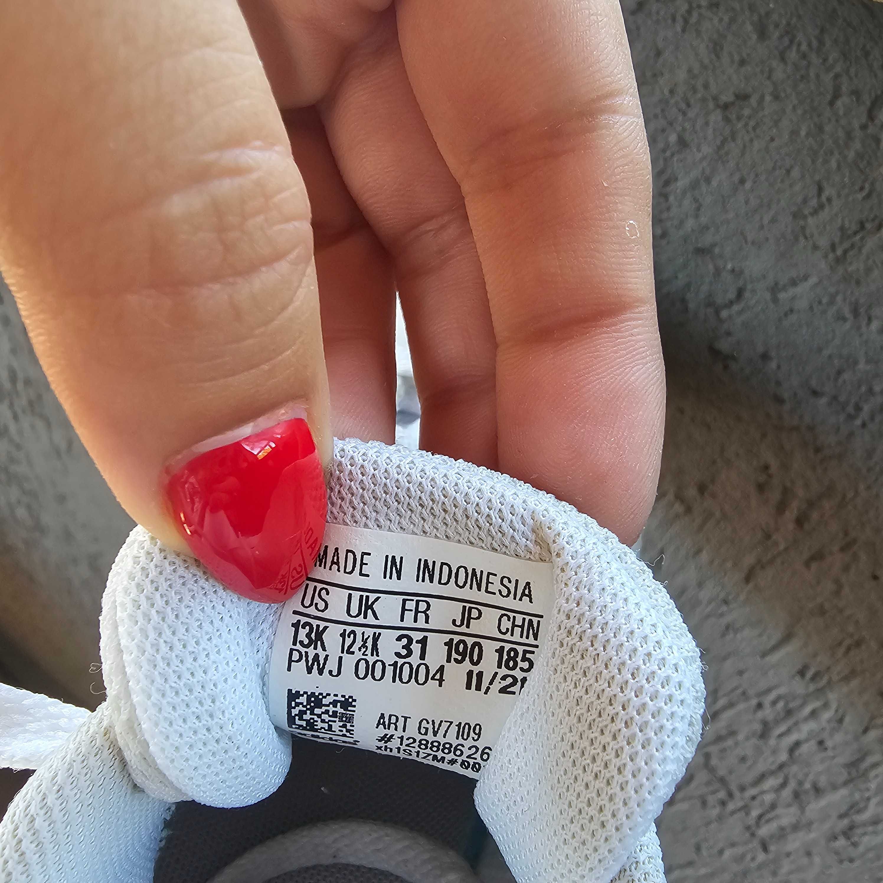 Детски маратонки сникърси adidas 31