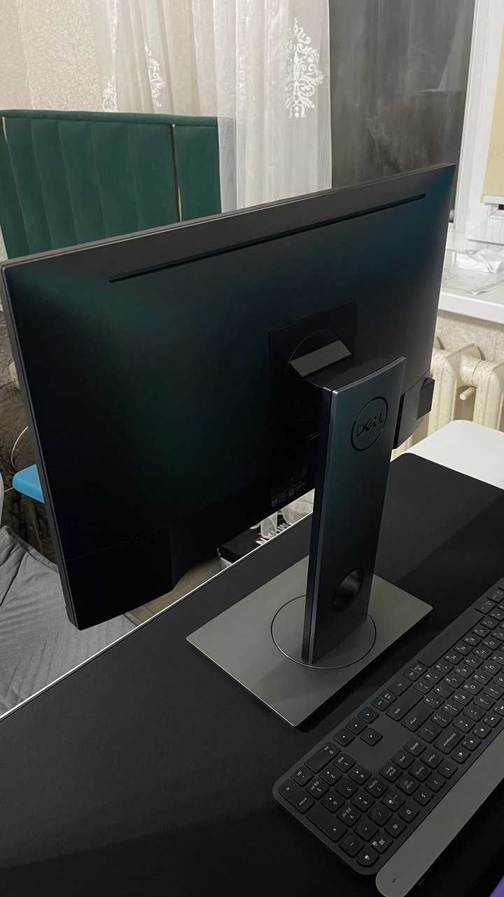 Монитор DELL P2418D