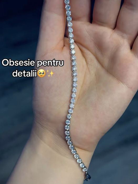 Brățară cu pietre strălucitoare