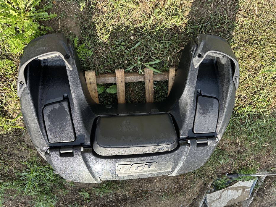 Lada/cutie atv ( Polaris, Can am, Cf moto, Suzuki, Tgb)