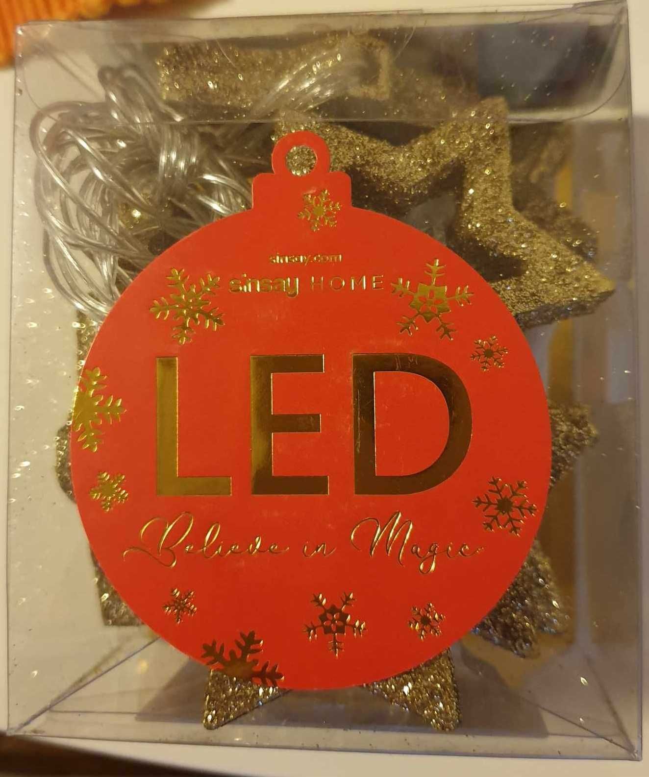 ЛОТ 2 Коледни чаши и LED коледна украса звезди, 12 лв.