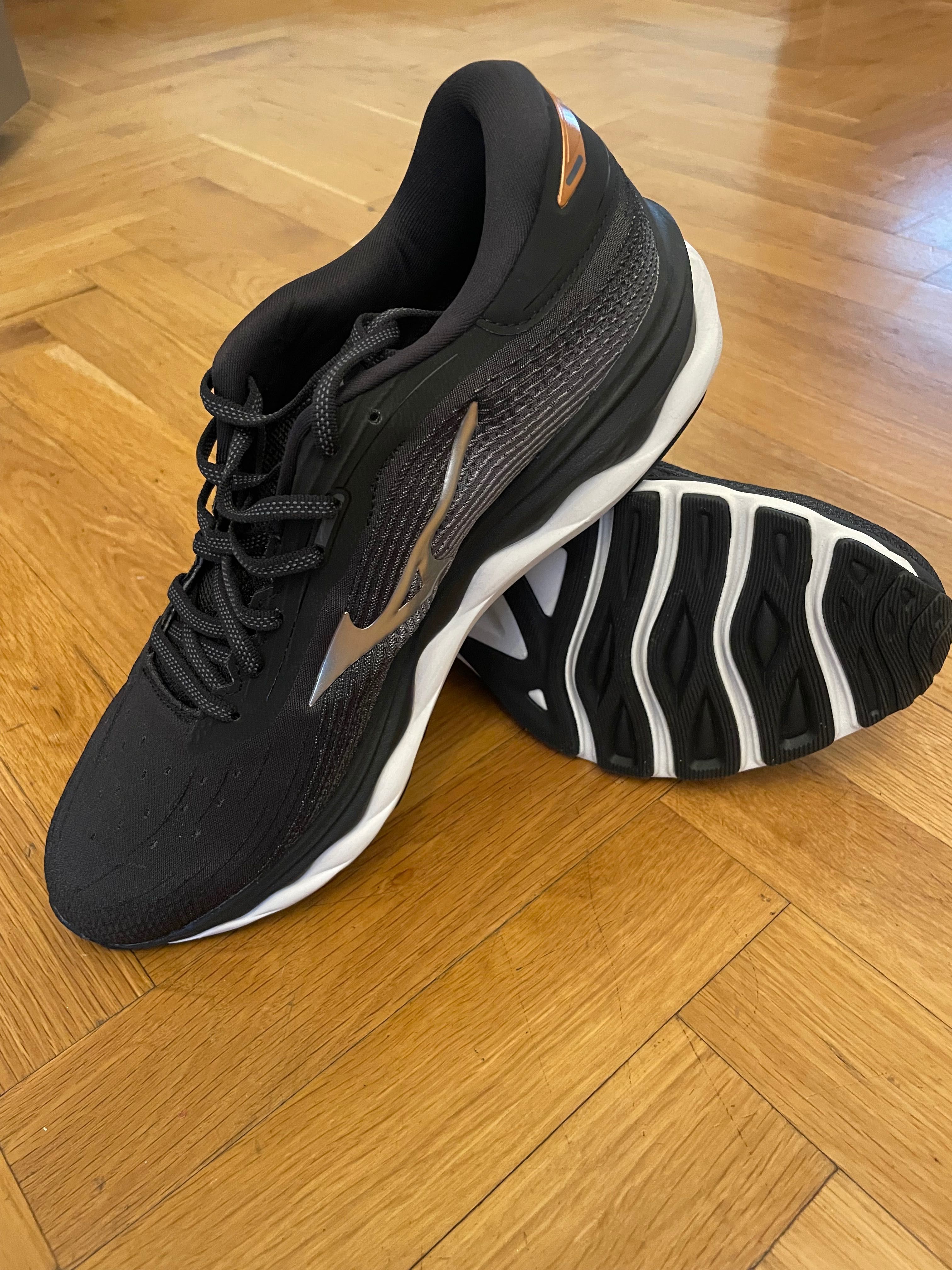 Pantofi alergare Mizuno Wave Sky 5 - Negru