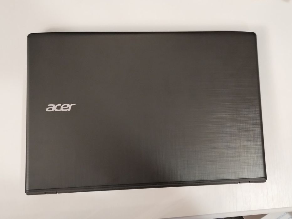 Vând Acer E5-575G-31LP cu placă video dedicată