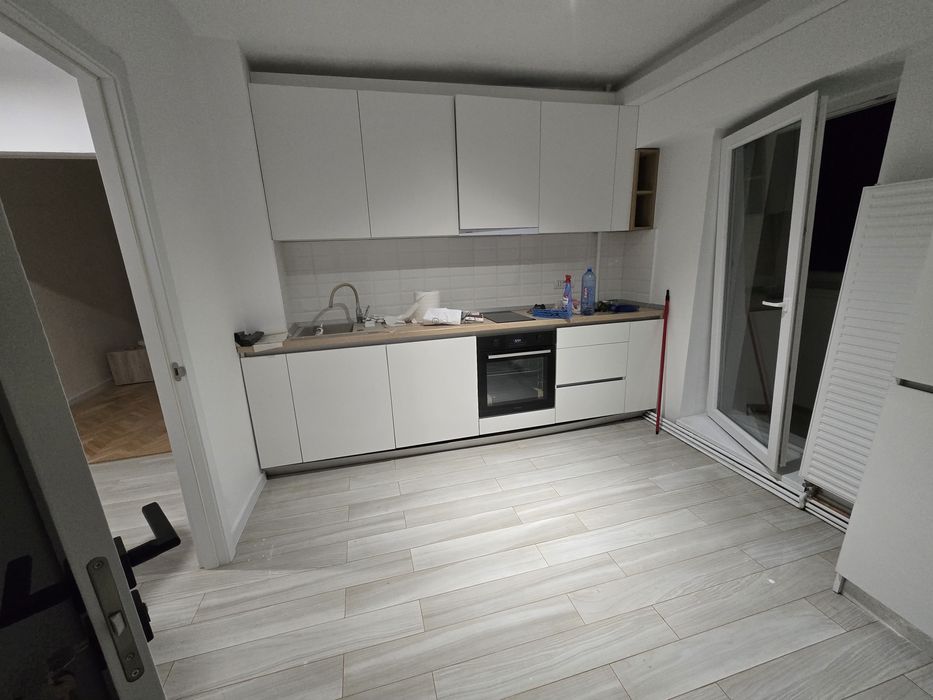 Inchiriez apartament centru mc donald 2 camere vedere superba