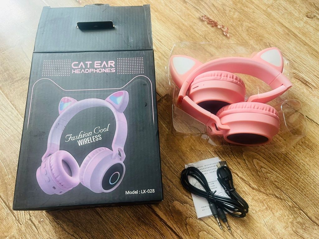 Casti Wireless, cu Microfon si Bluetooth, Bass Bost, Conectari multipl
