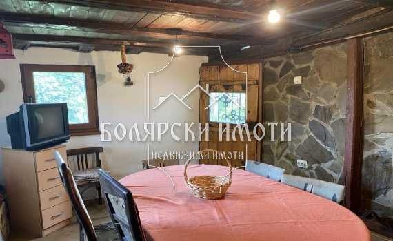 Двуетажна къща с панорамна гледка