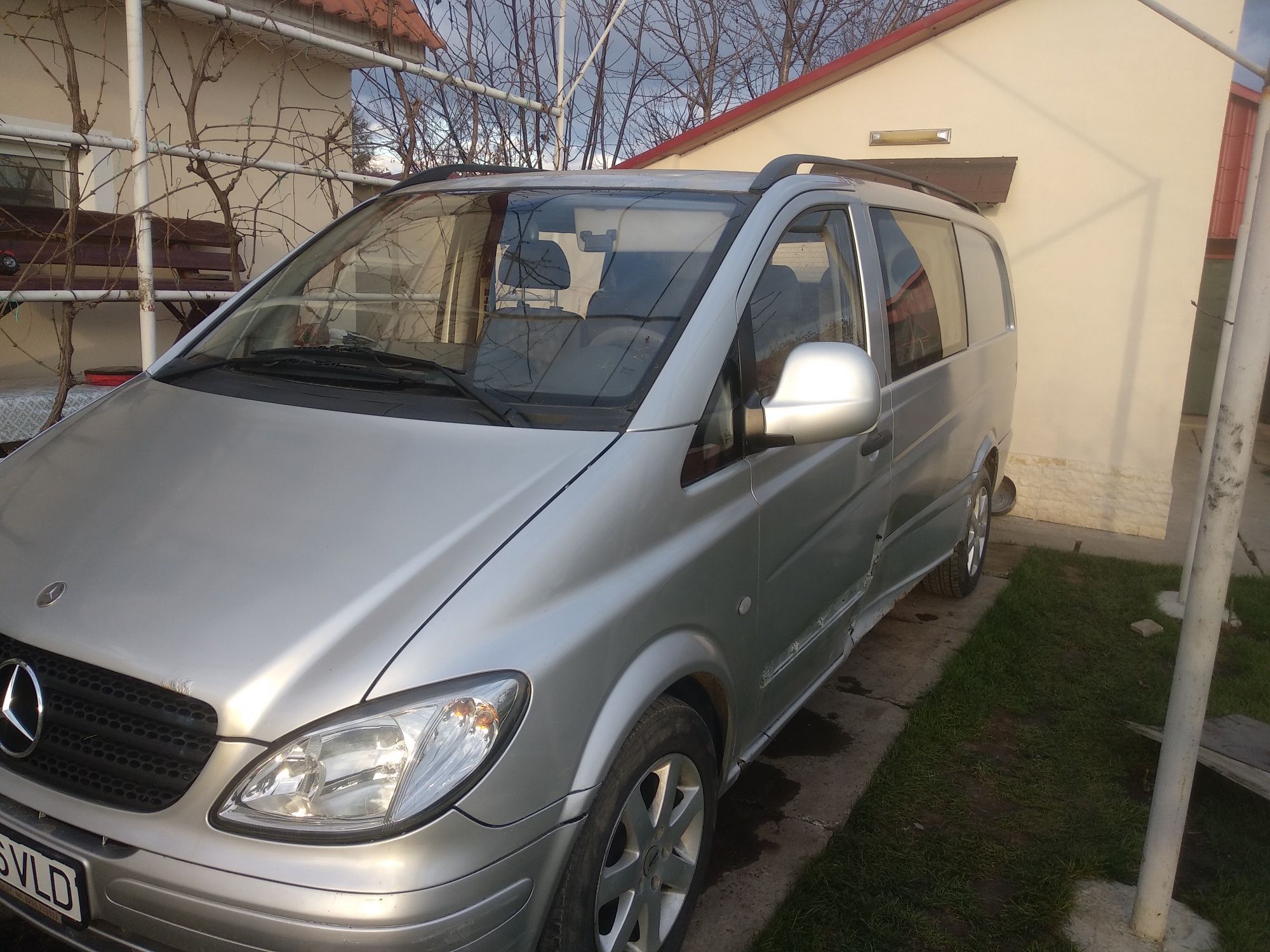 Dezmembrez (dezmembrari)mercedes vito(viano)