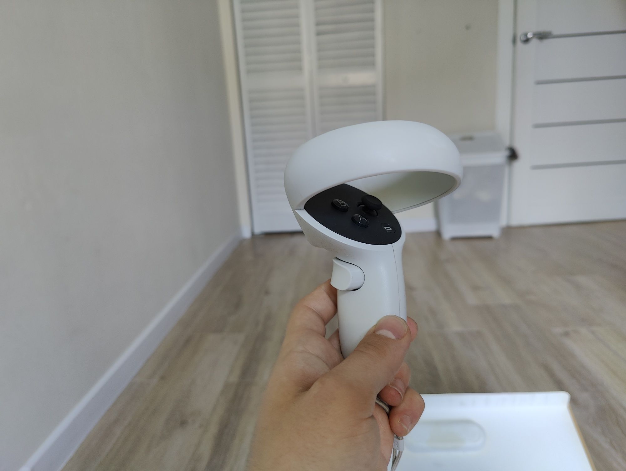 Продаю oculus quest 2