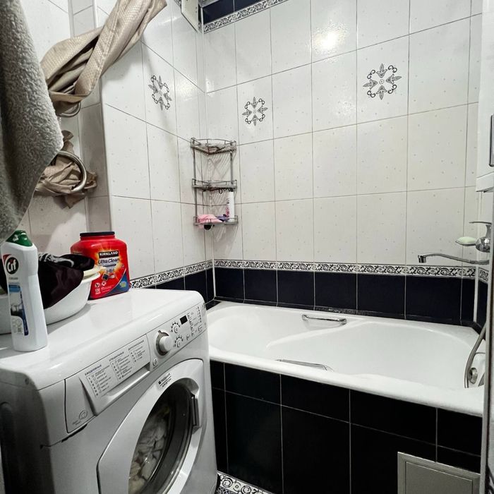 Продам квартиру мирзо улугбек район массив ялангач