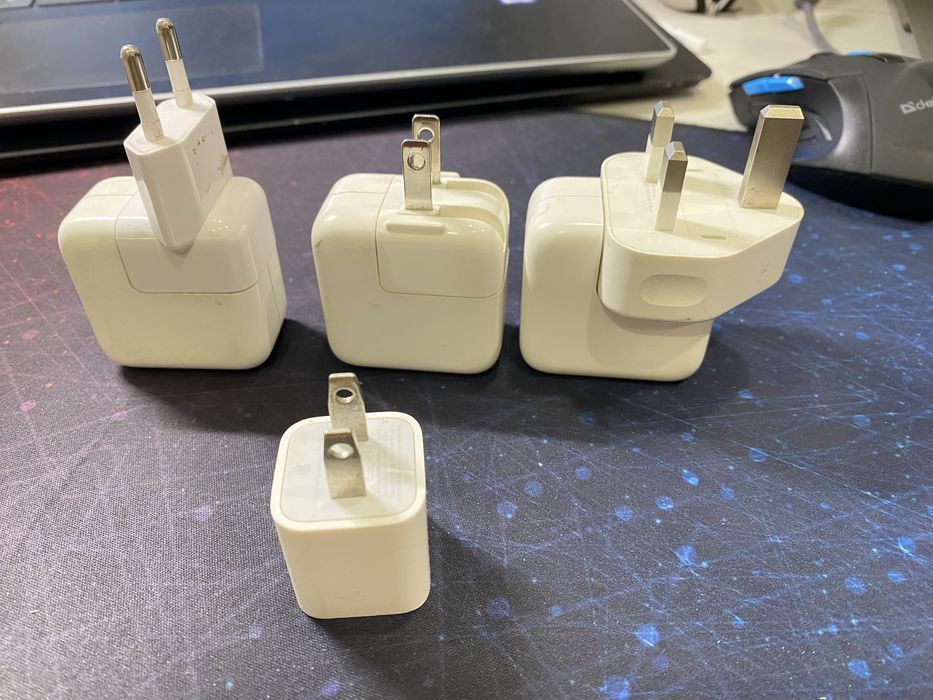 Продам адаптеры для зарядки  Ipad
