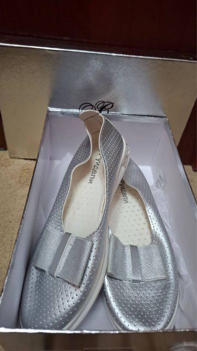 Oyoq kiyim ayolla uchun yangi