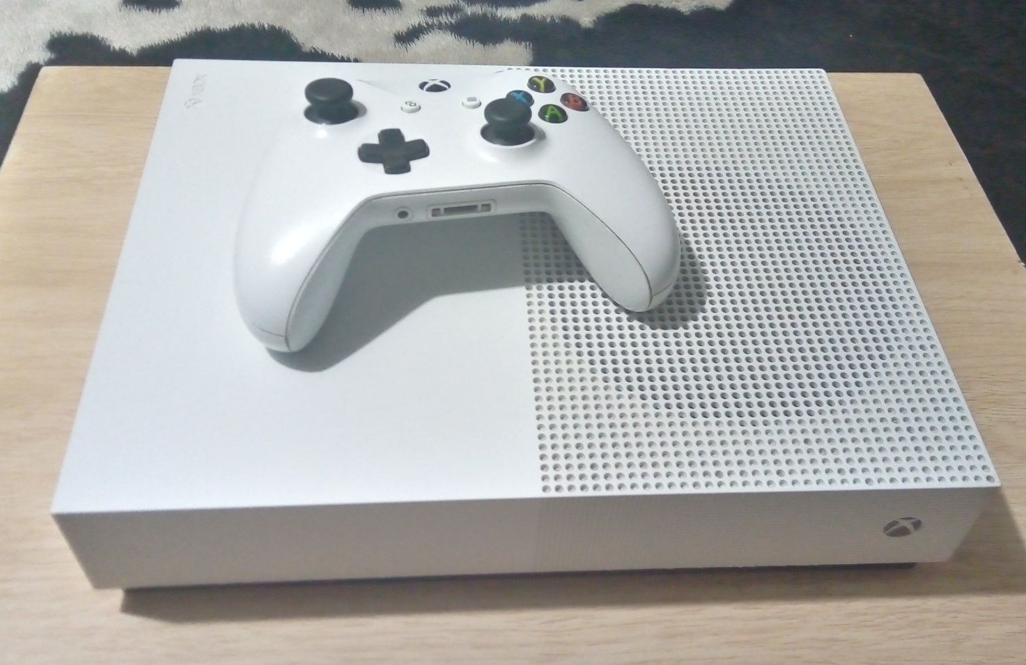 Vând Xbox One S All Digital Edition