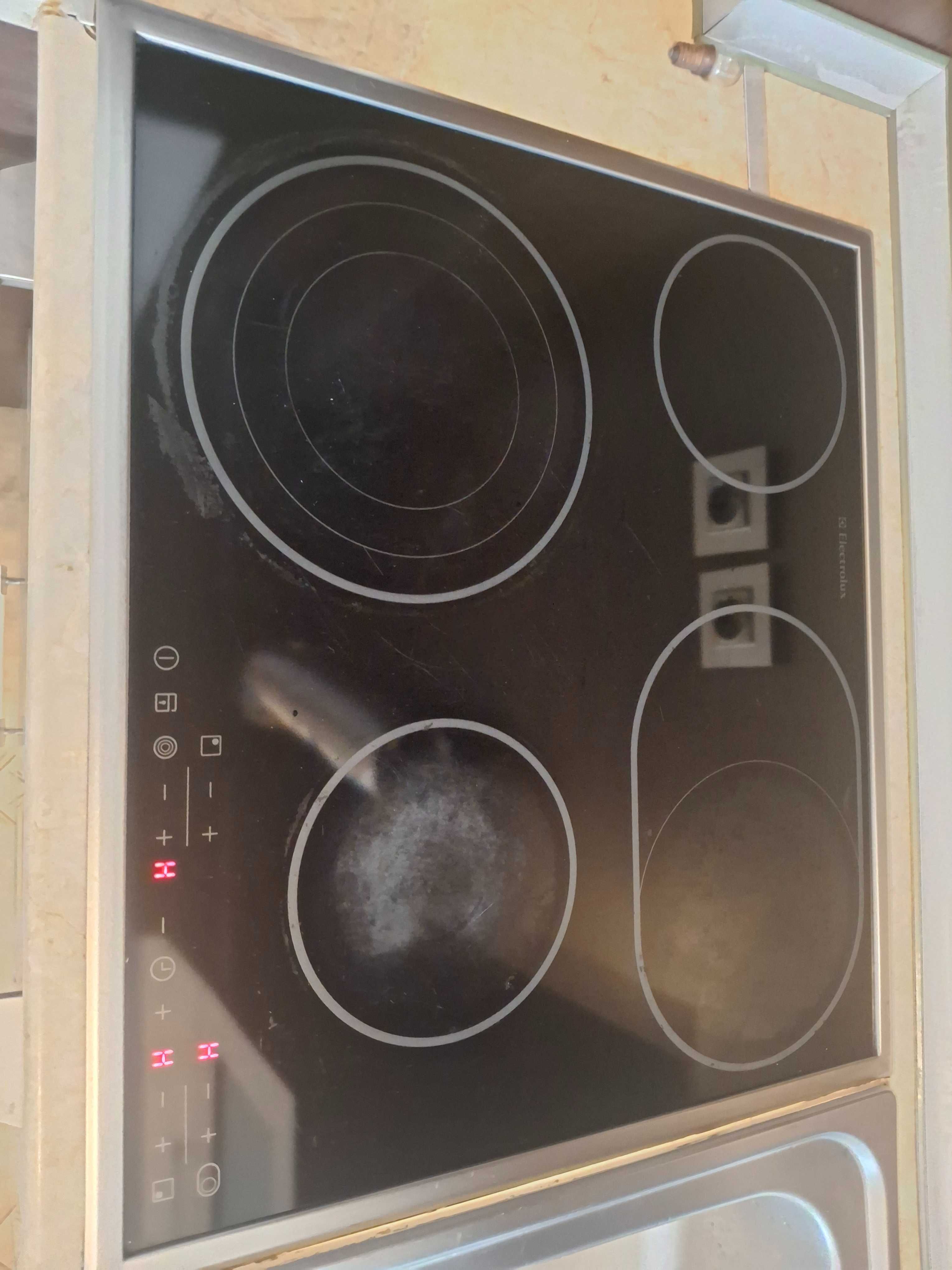 Фурна и котлони Electrolux