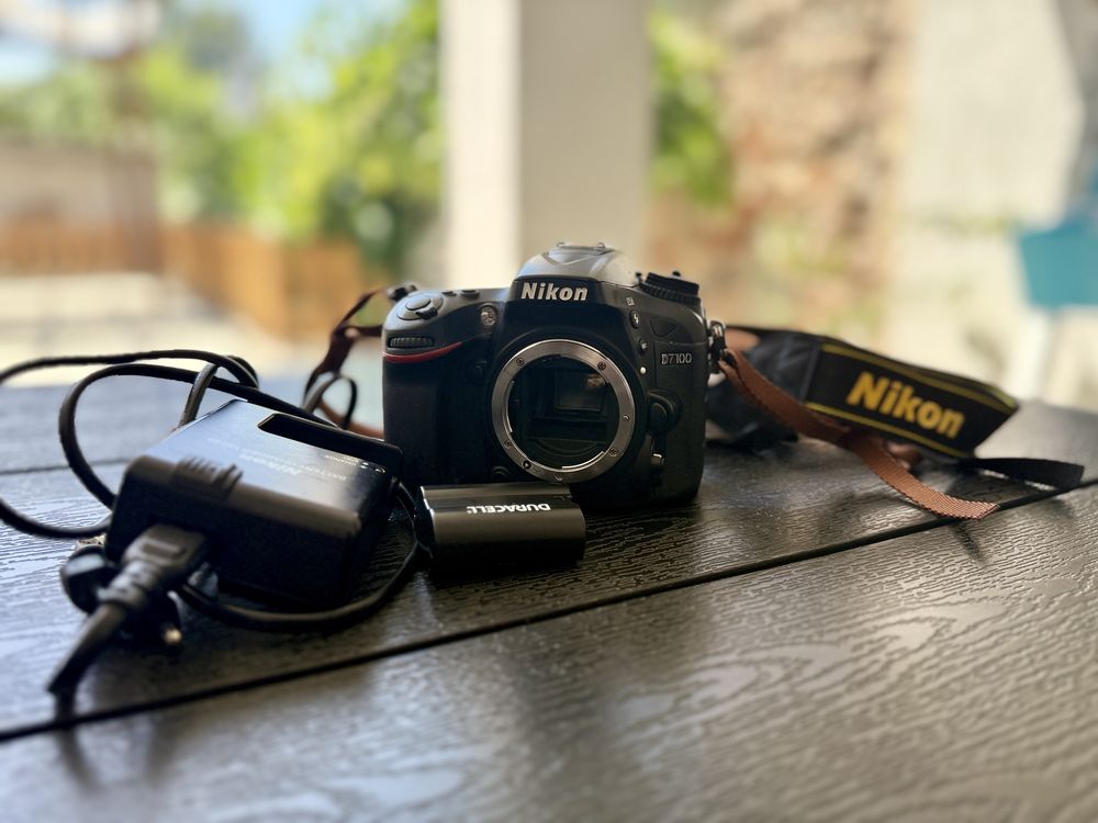 Фотоапарат Nikon D7100 (тяло)