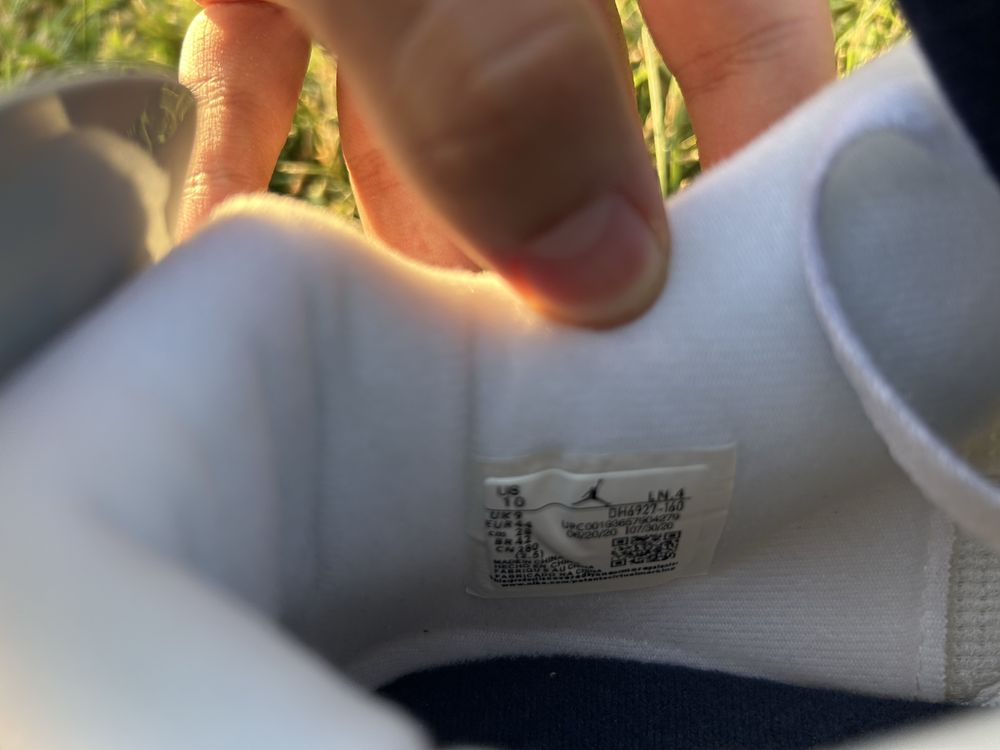 Adidasi Jordan 4