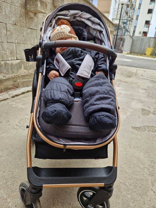 Carucior 3 in 1 bebe ( landou + scoica auto)