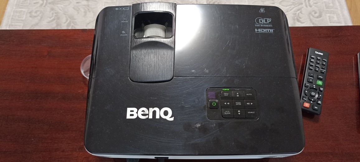 Videoproiector Benq TH681