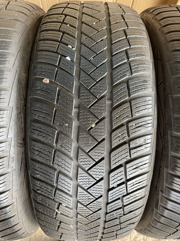 225/55R17 Vredestein WintracPro