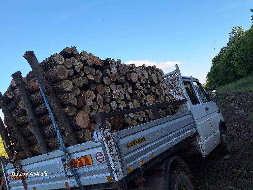 Lemne de foc aduse la domiciliu