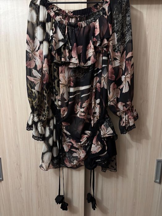 Туника с дантела и набори