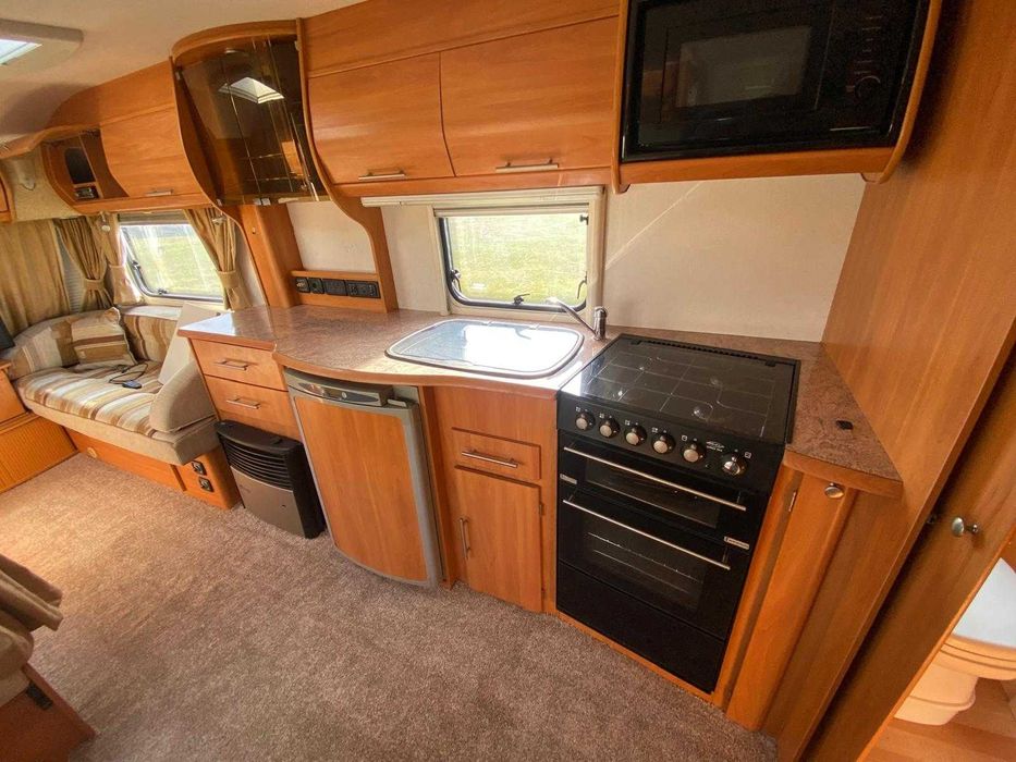 Rulota Explorer Mobilata si Utilata Pentru 6 Persoane