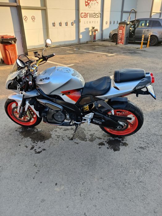 Aprilia Rsv tuono  1000 naked urgent