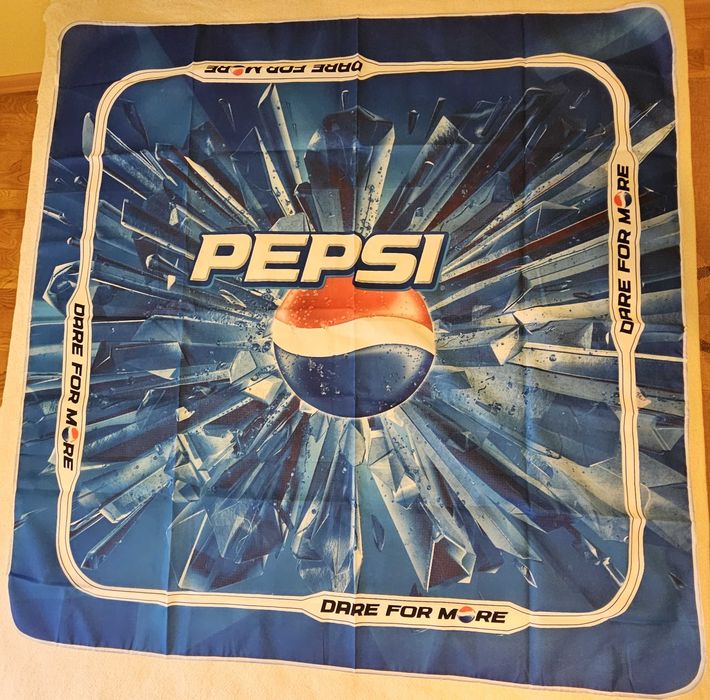Продават се нови, рекламни покривки за маса на "Pepsi"