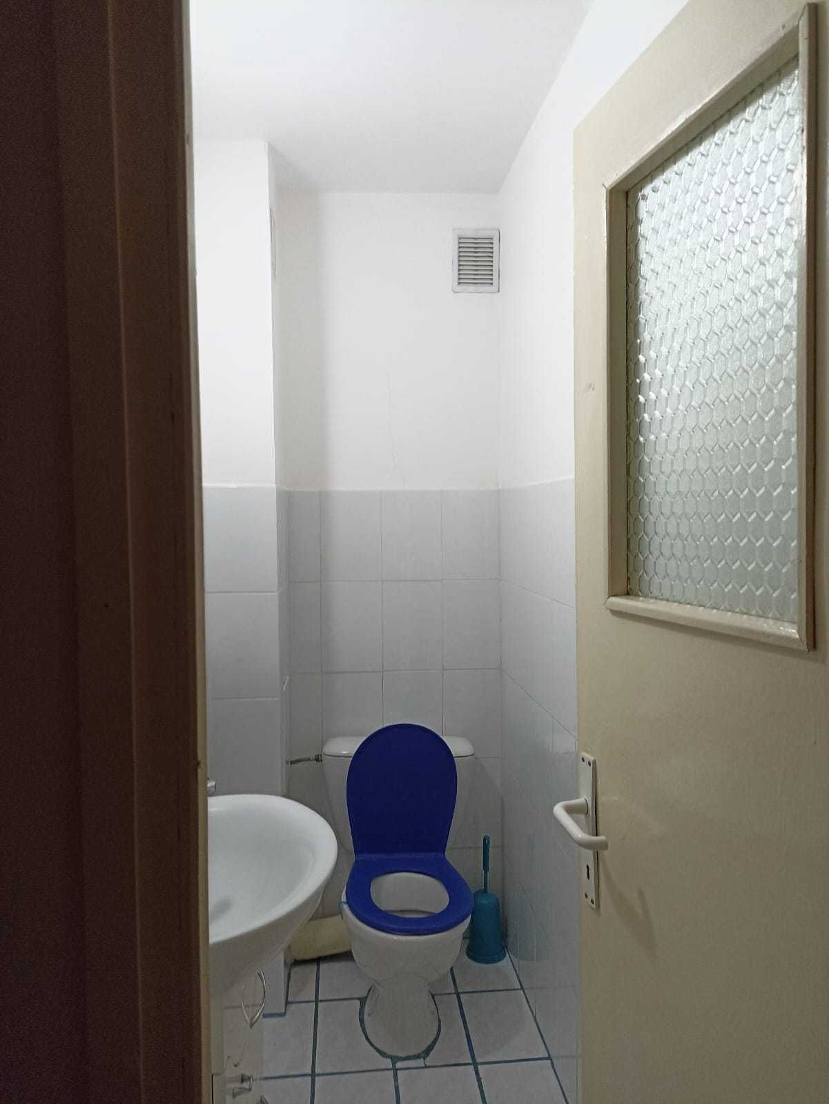 Vand apartament 3 camere pe strada Cuza Voda