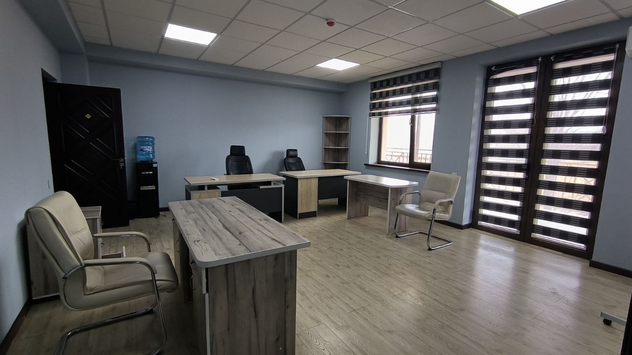 Офис на Паркентском с Мебелью