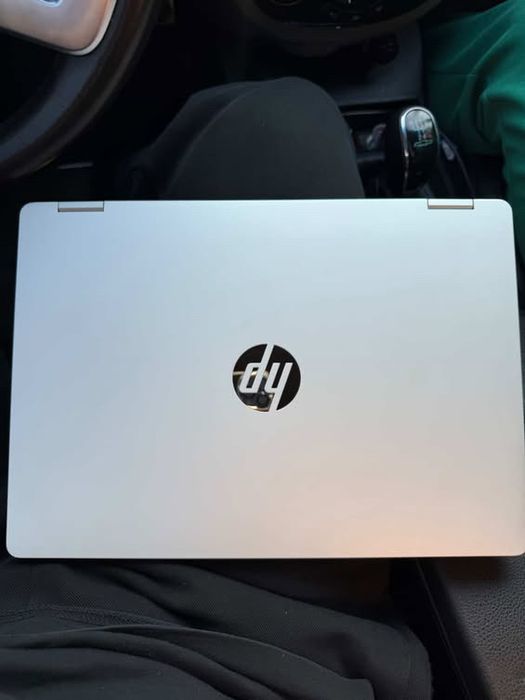 Hp notbuk sotiladi yangi