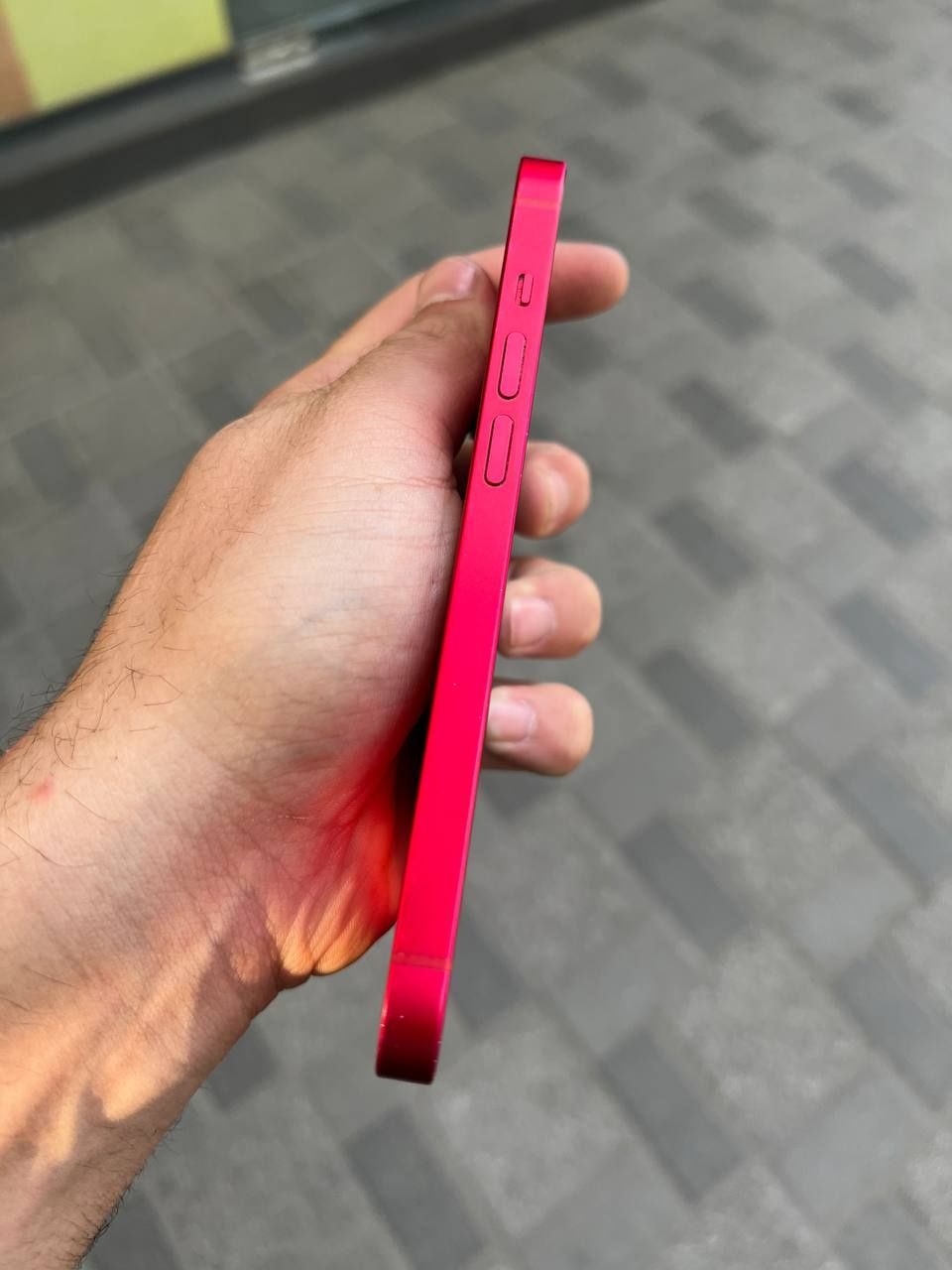 Iphone 14 red product